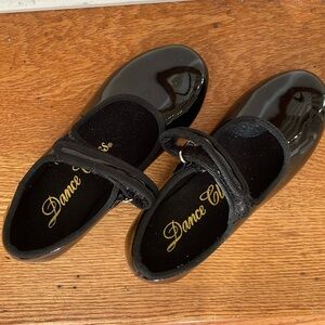 Patent leather kids tap shoes size 10.5